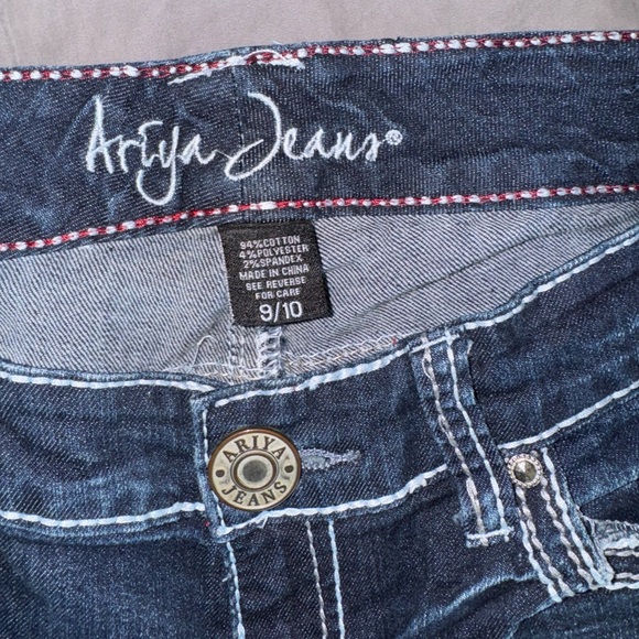 Fun & Funky Ariya Boot-cut/ Flared Cowgirl Jeans Size: 9/10 - Picture 3 of 9